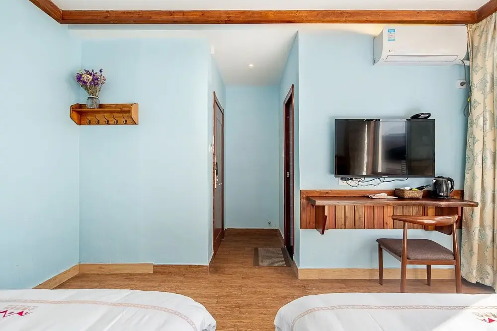 Lovely Roof Inn