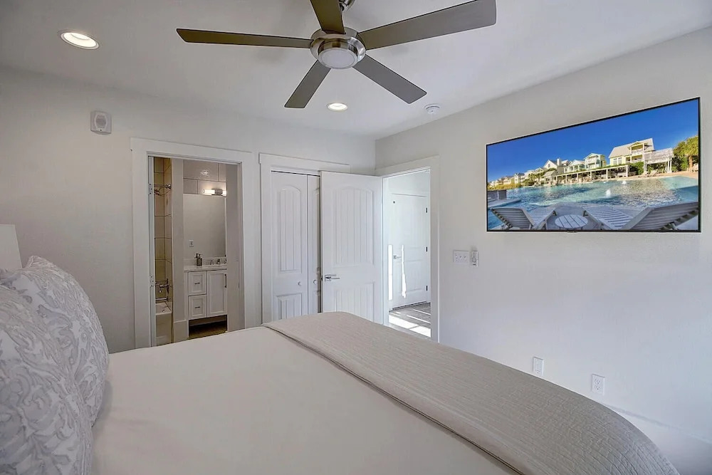 Sandy Bottoms Beach House TC 5104