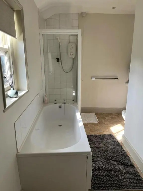 Charming 2 bed apartment in the centre of Burford