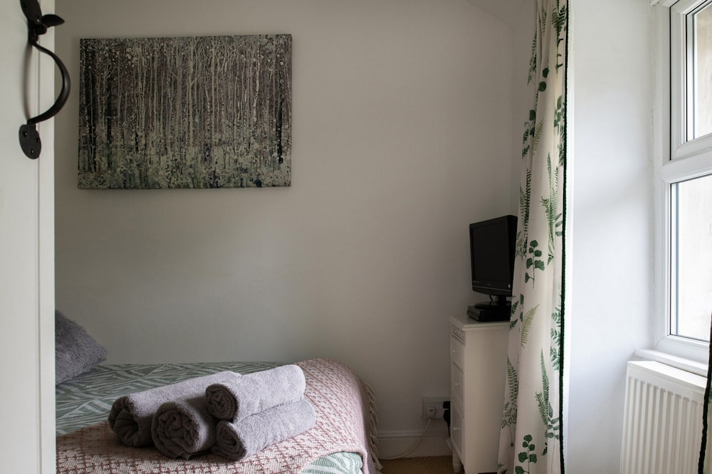 Cozy Pet-friendly Cottage in Snowdonia, No Deposit