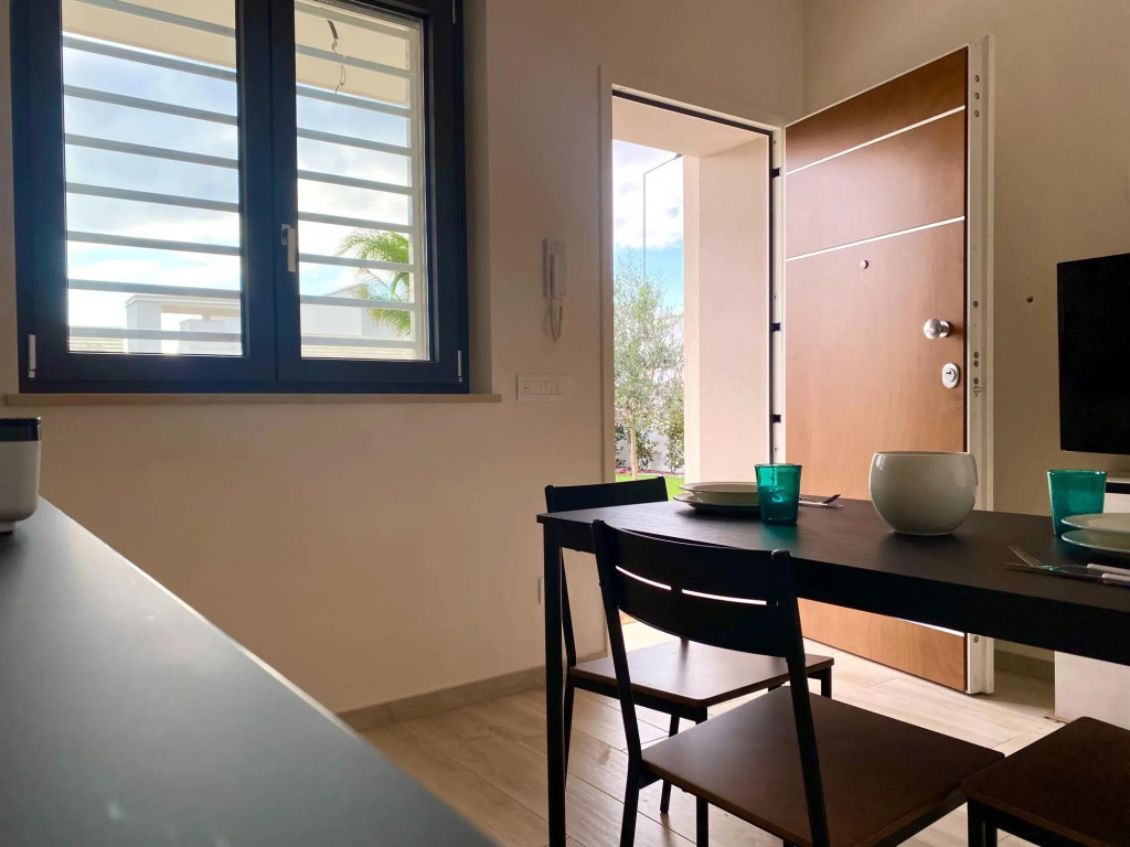 Brand new apartment in Monopoli, private pool, private parking, suitable for couples-Allegria Pool House