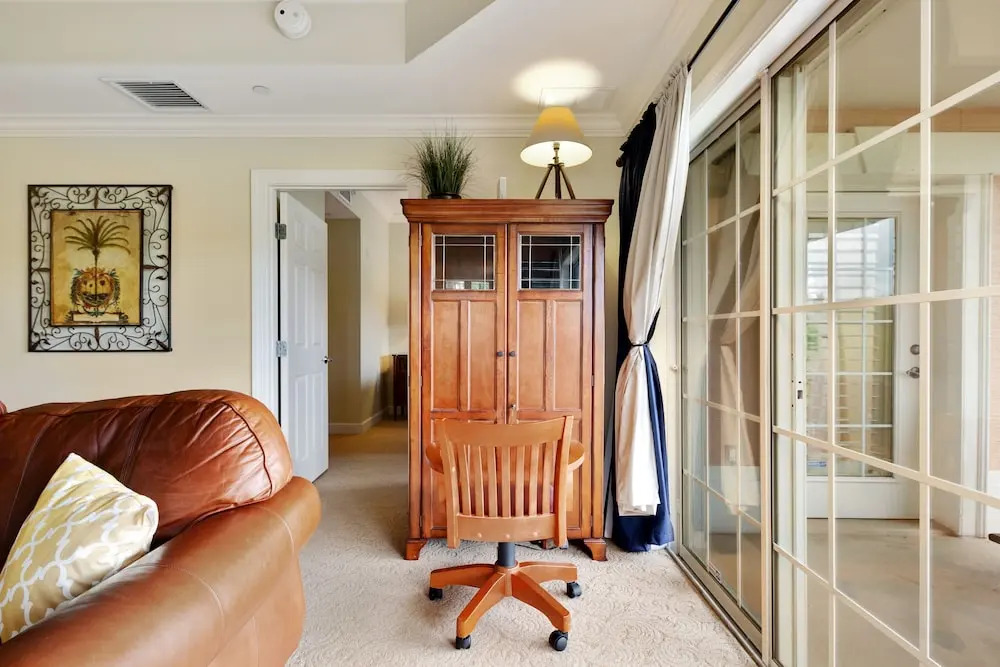 Rvh_422r Centre Court Serenity 3 Bedroom Condo
