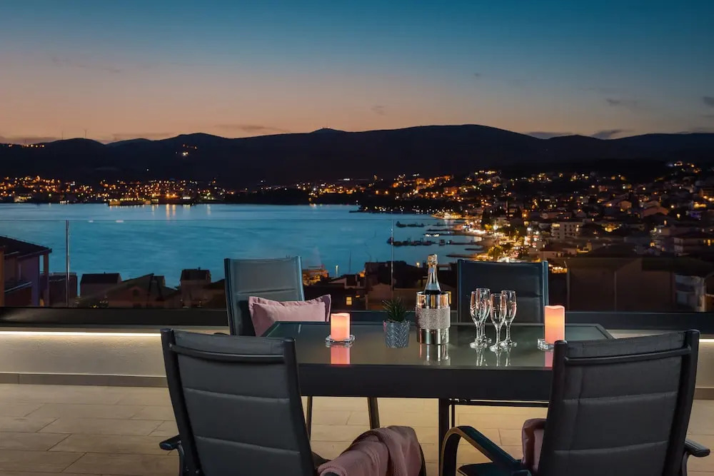Luxury Apartment Dreams in Okrug With Swimming Pool sea View Wifi Parking