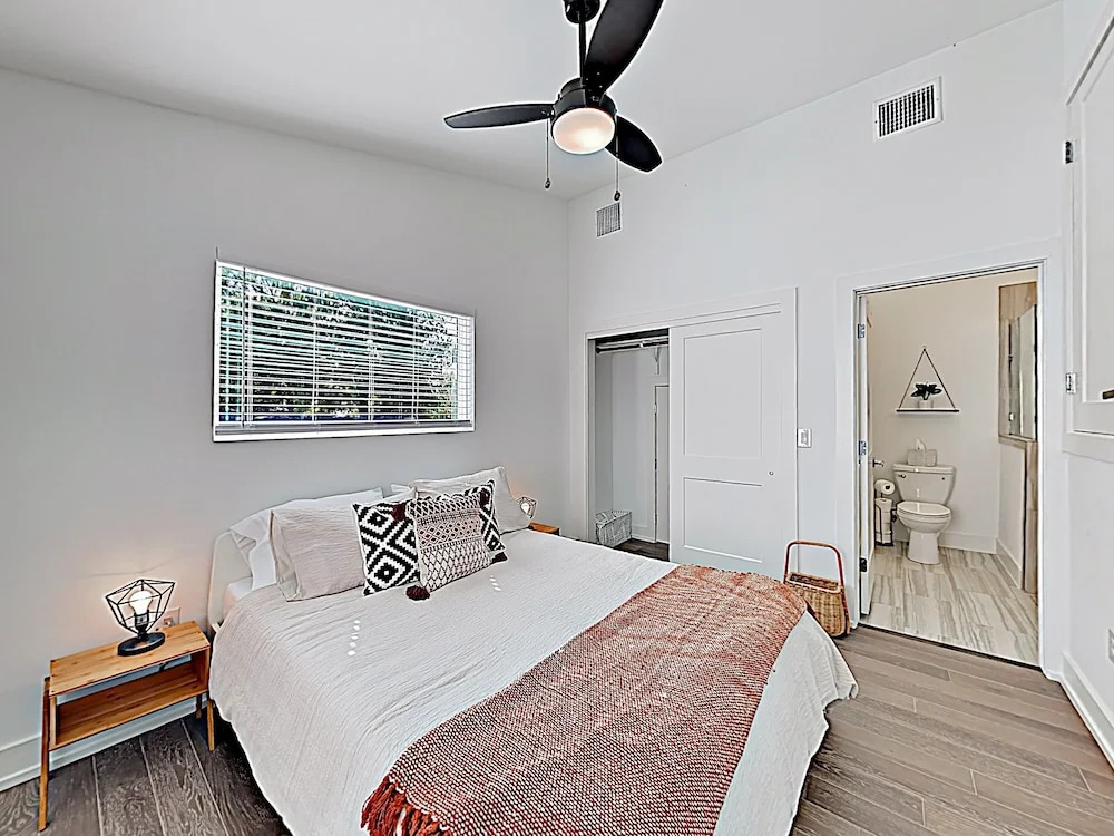 New Listing! Newly Built Luxe Getaway W/ 2 Suites Condo