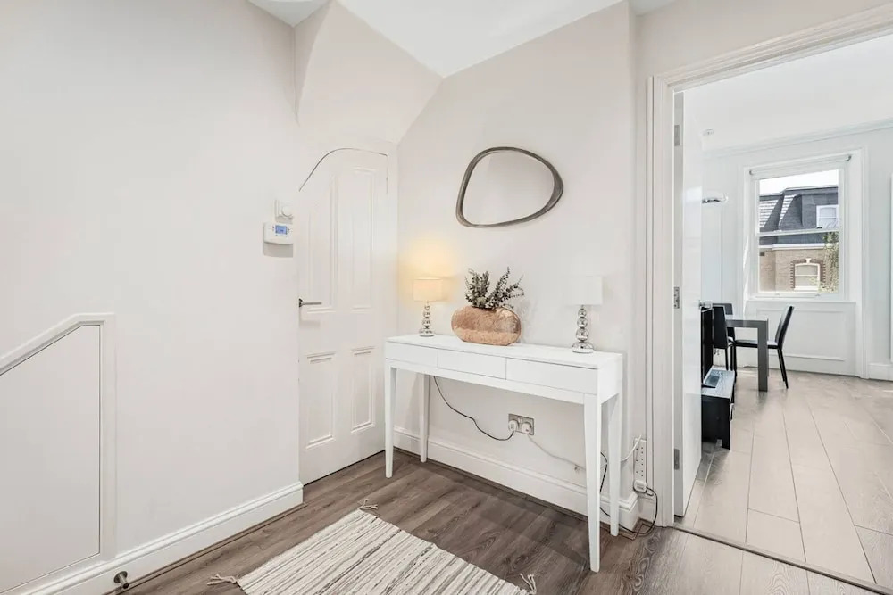 Stylish Kensington Home Next To Earl s Court