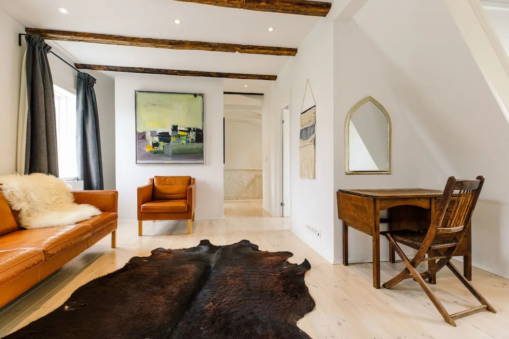 Beautiful bright and embracing villa in old town Akureyri