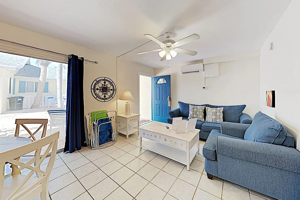 New Listing! Island Escape Steps To Stunning Beach 1 Bedroom Apts