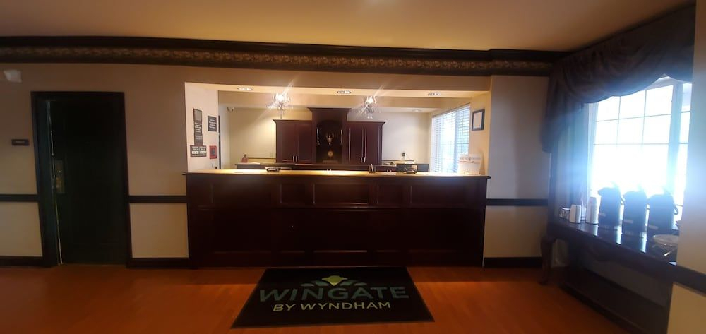 Wingate Suites by Wyndham Youngstown - Austintown