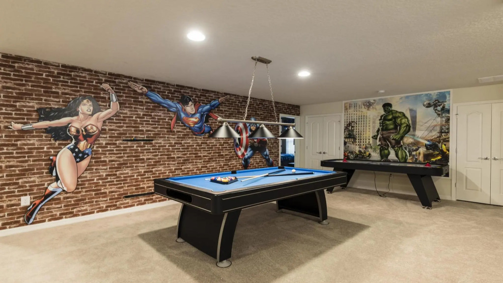 Stunning 9BR Villa w South-facing Pool Near Disney