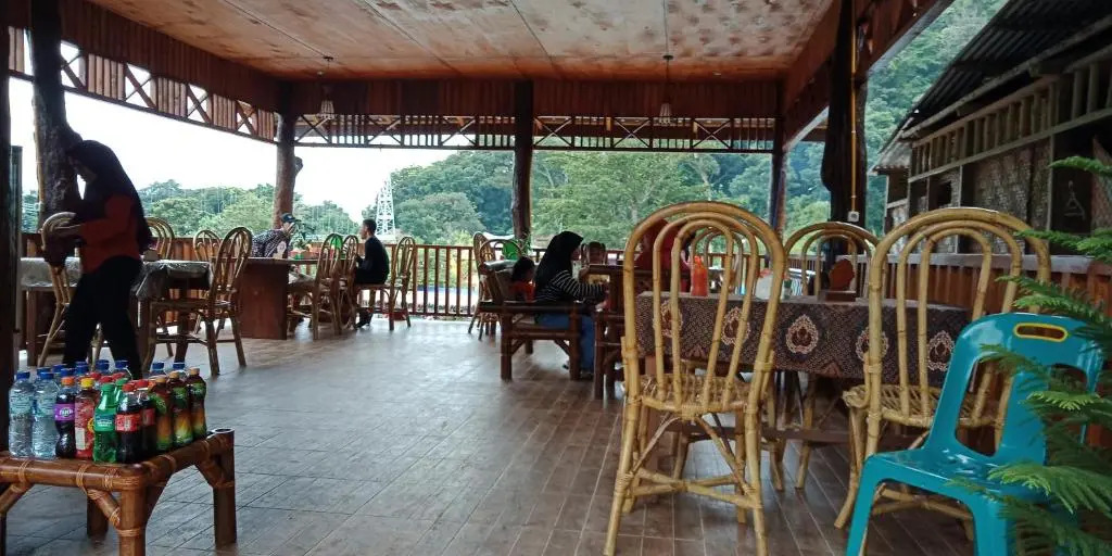 Ida Guest House & JUNGLE TREKKING