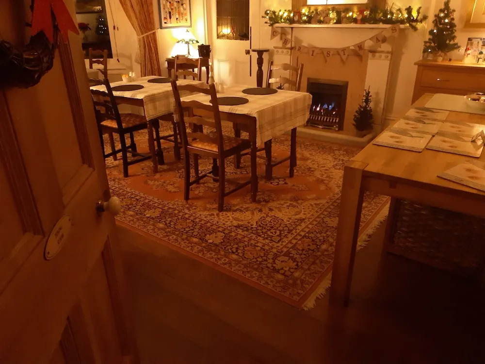 Lakeside Country Guest House