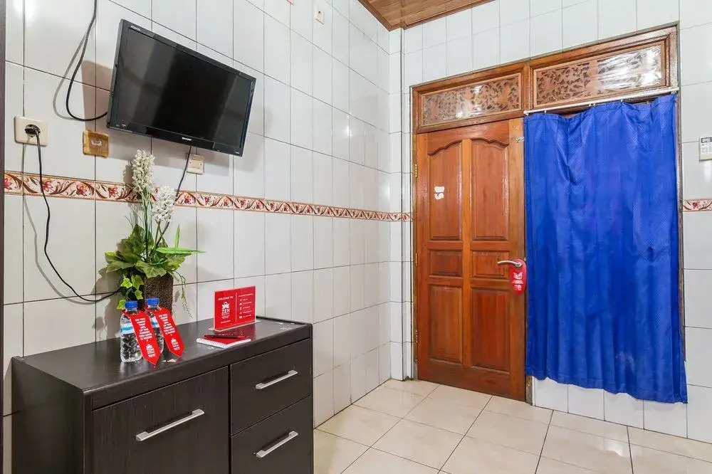 ZEN Rooms Mataram Arjuna 1