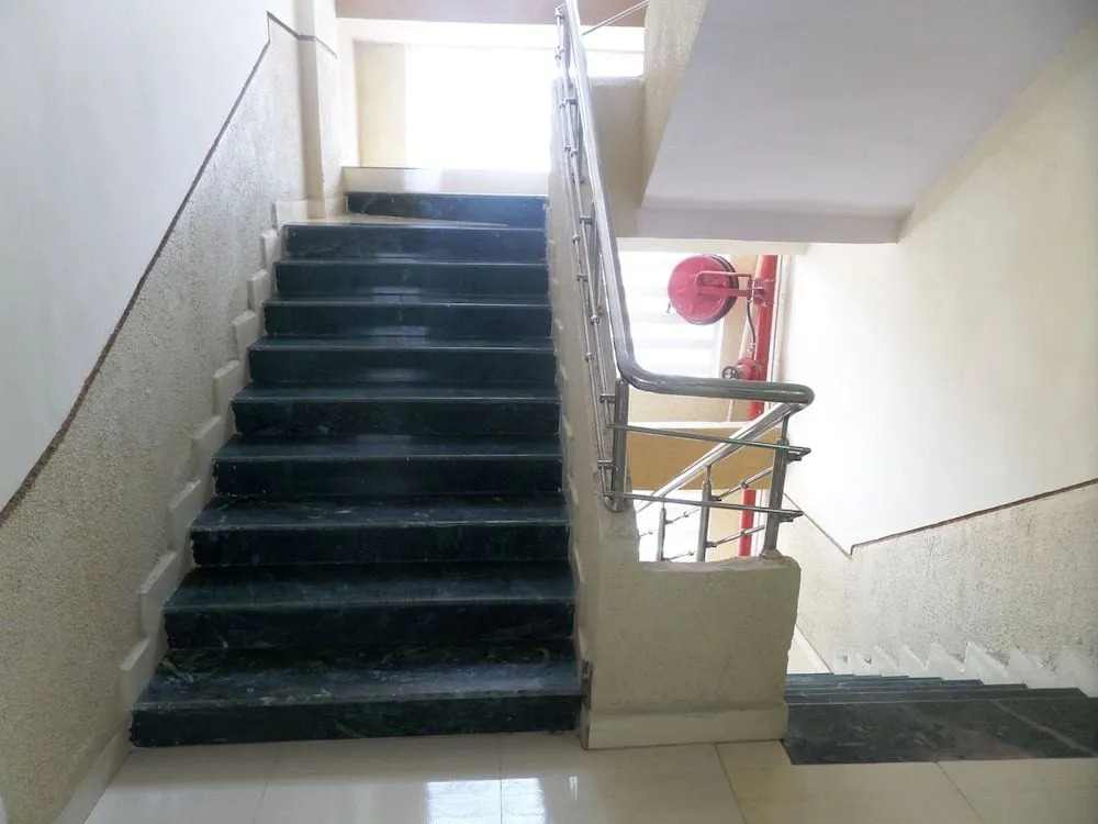 Riya Raj Hotel