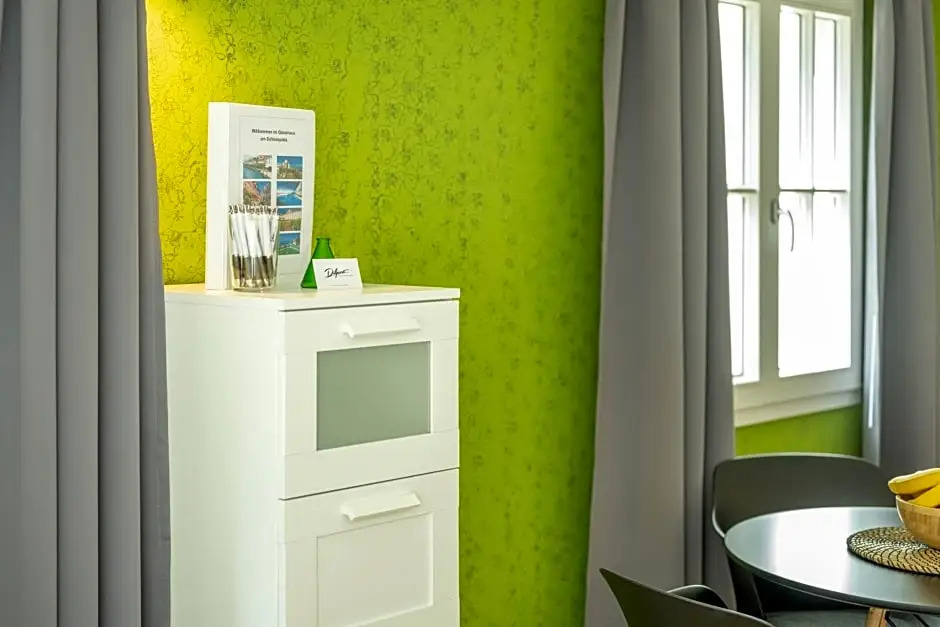 G¿ehaus am Schlossplatz, Z. 4