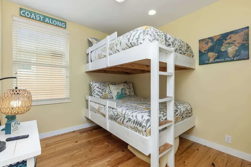 Prime Location 5 Bedrooms Pool Sleeps 14
