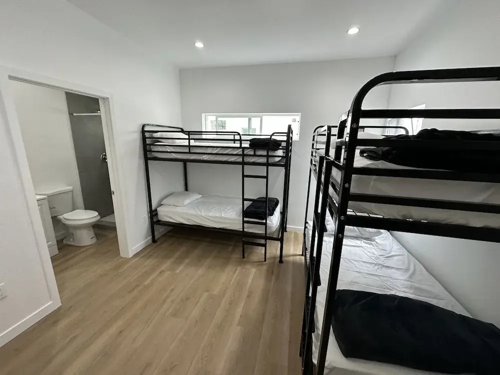 RoamHub Residences