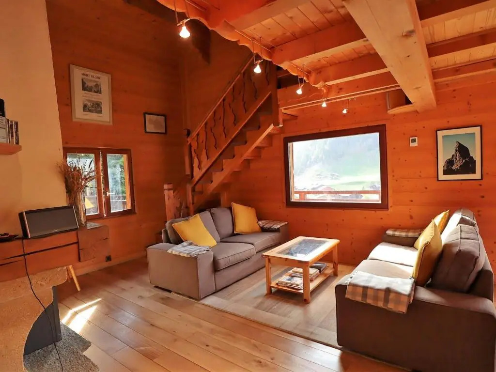 Chalet Familial pour 10 Pers. à Proximité des Pistes et Commerces avec Cheminée et Wifi - FR-1-342-232