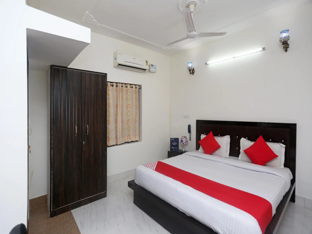OYO 18301 Hotel A-one