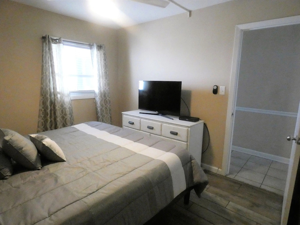 0807 Waters Edge Resort 1 Bedroom Condo by Redawning