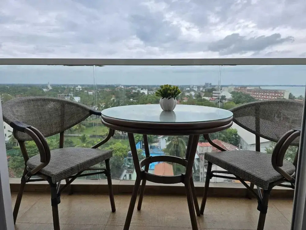 Ocean Breeze Studio Apartment Negombo