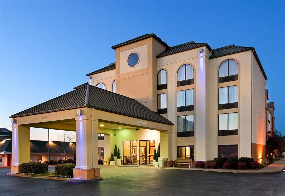 Holiday Inn Express Hotel & Suites Bentonville by IHG