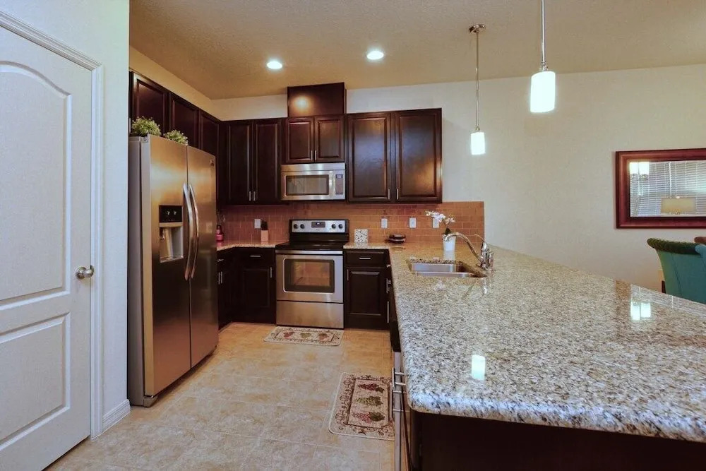 Compass Bay- 4 Bedroom Townhome- 1950cy Townhouse