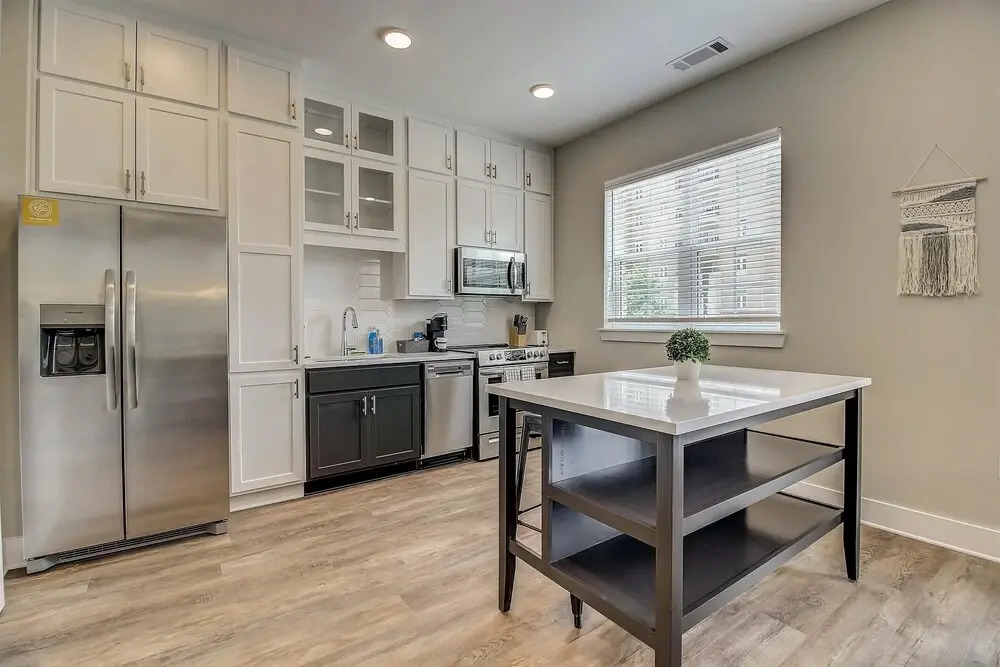 FRONTDESK 500 West Trade Apts Fourth Ward Charlotte