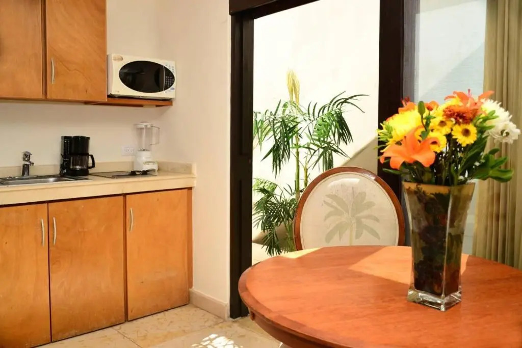 3 Bedroom Suite in DT Playa del Carmen with Pool!