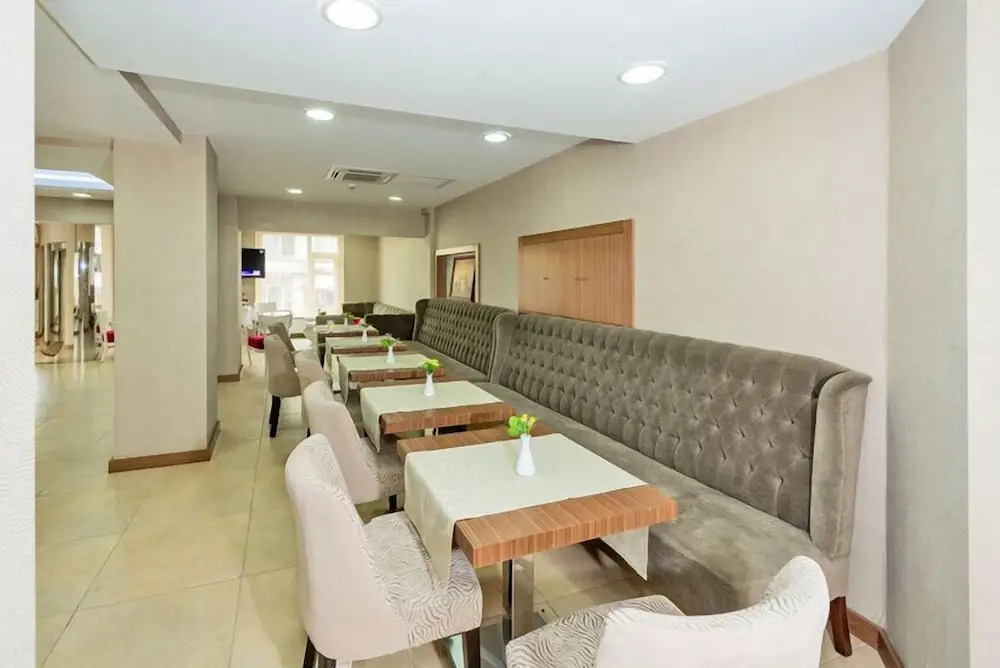 La Garden Hotel