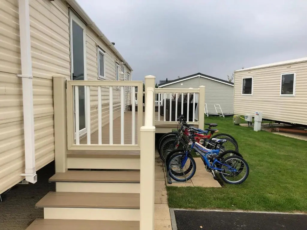 4 bedroom 10 berth caravans with Hot Tub ,Mountain Bikes Tattershall Lakes