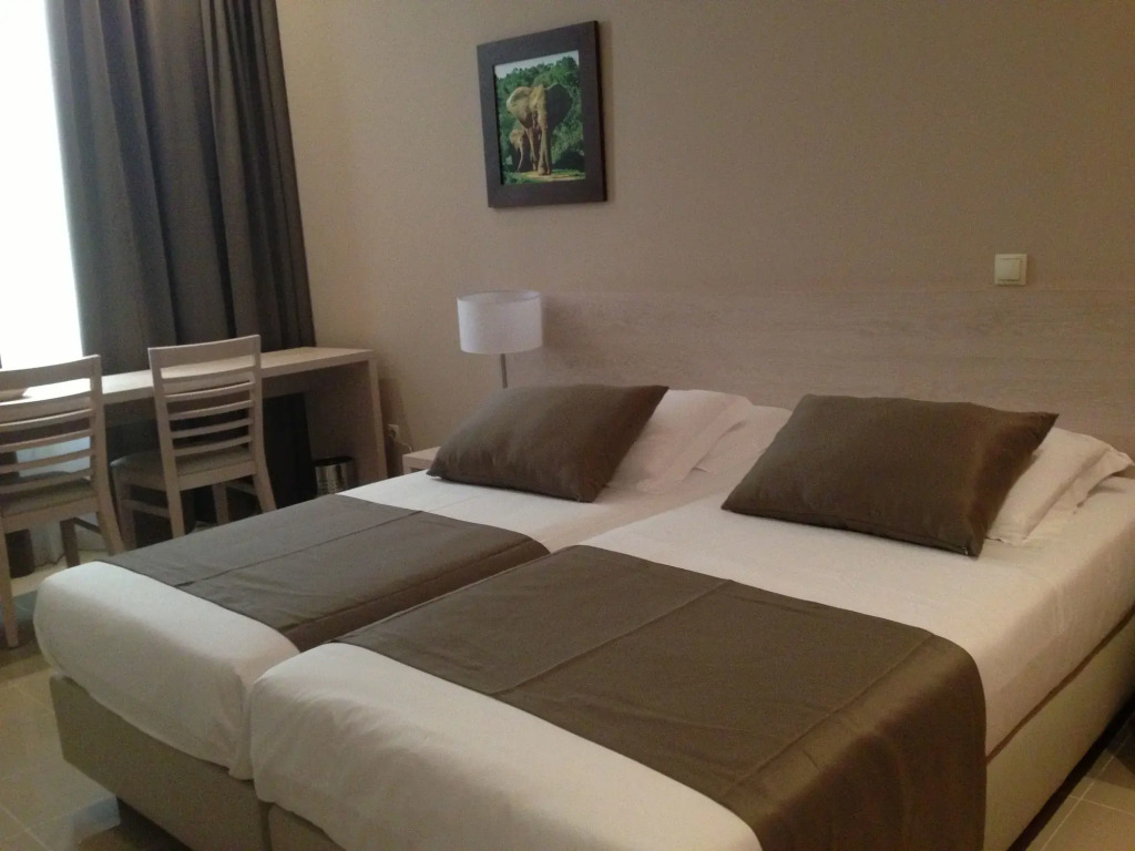 Fly Hotel