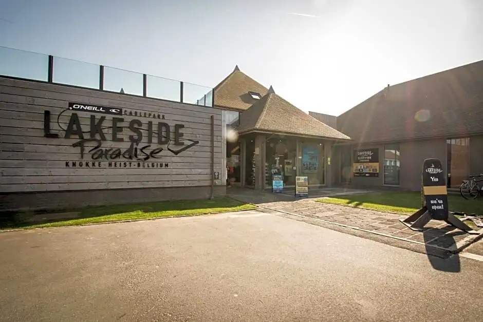 Lakeside Paradise Sleep Inn Hostel