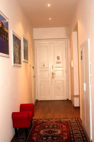 MyHouse Apartments