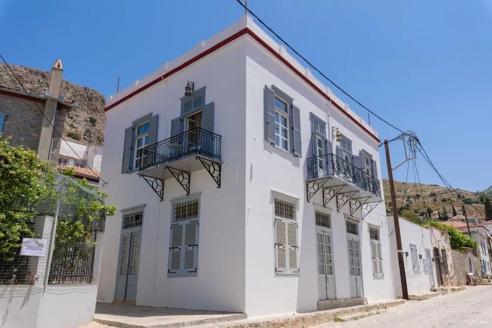 Hydras Pearl - Gold Pearl, Luxury Mansion, No Steps, 120m from the port