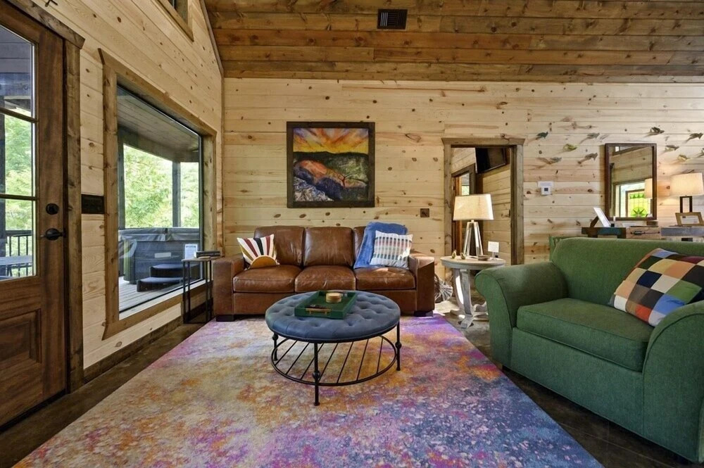 Always Sunny 2 Bedroom Cabin by Redawning