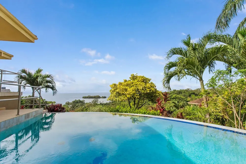 The Island Hub at Red Frog Beach Resort