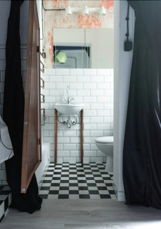 Mały tani Loft z wanną MTP