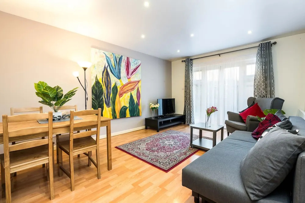 NEW 2BD Garden Flat Quick Access to Central London