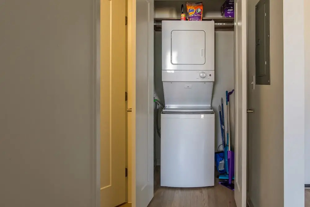 Comfy Downtown Apartments by Frontdesk