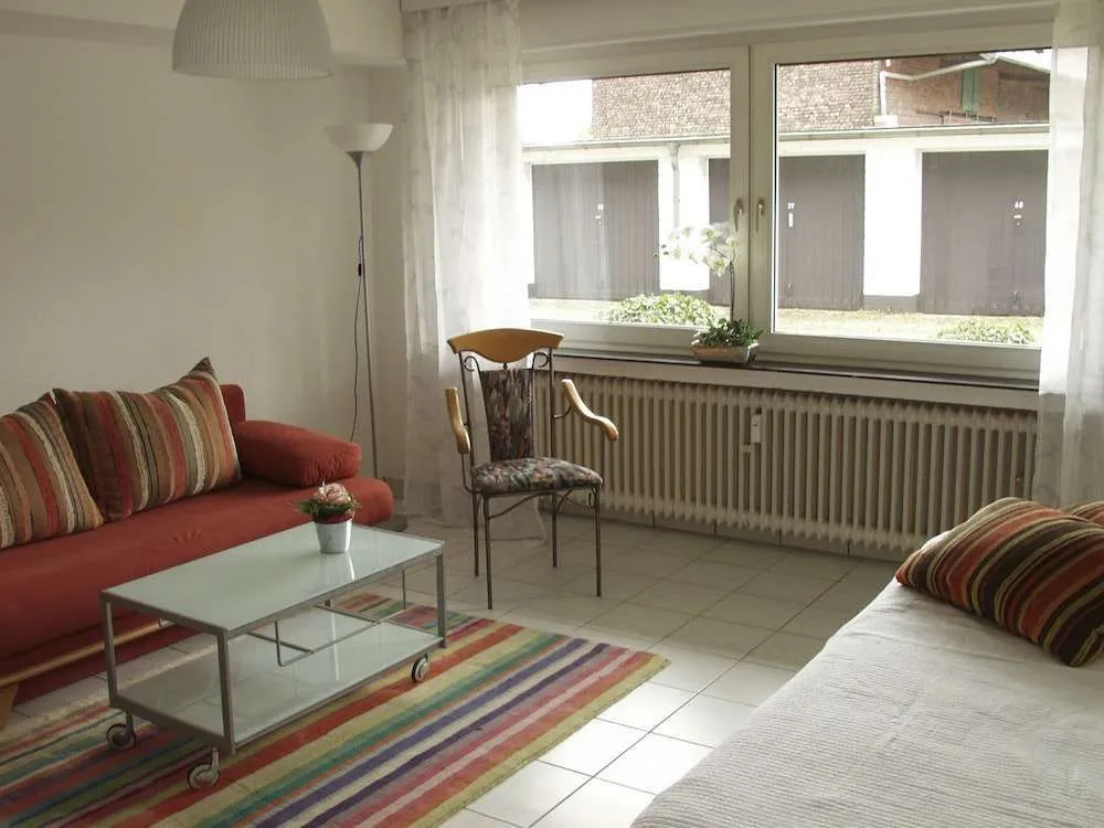 Tolstov-Hotels Big Room Apartment