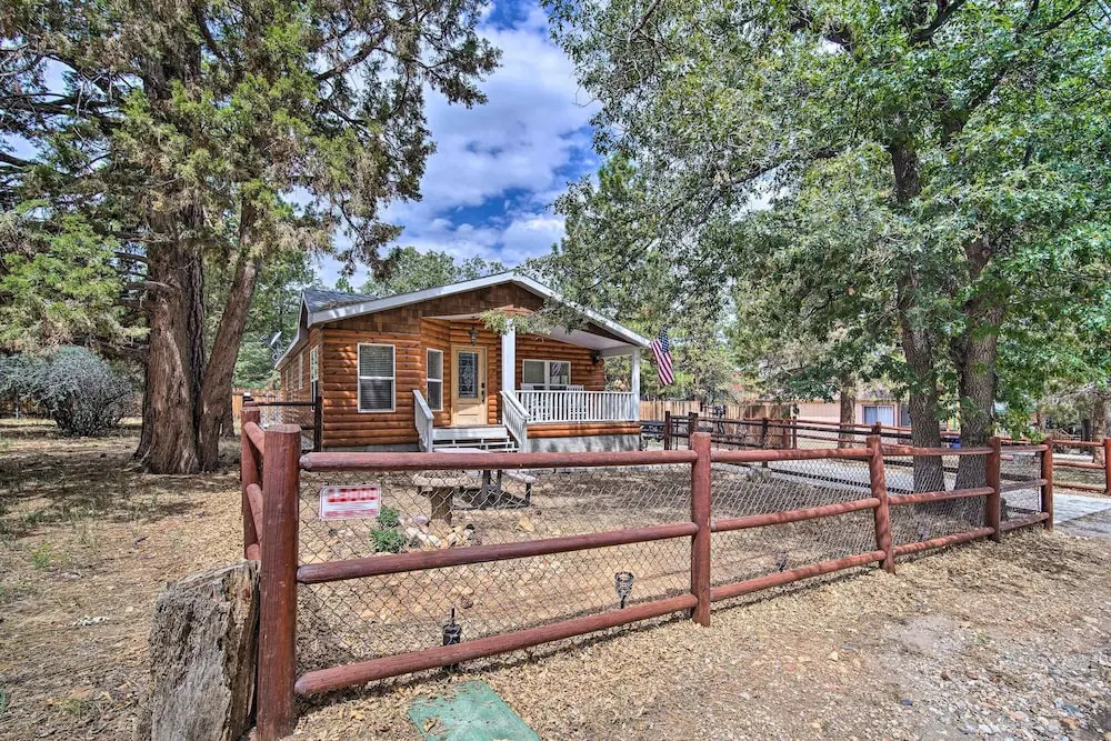 8 Mi to Big Bear Lake & Village: Sugarloaf Cabin