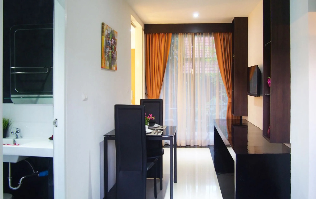 Westkey Kamala Hotel