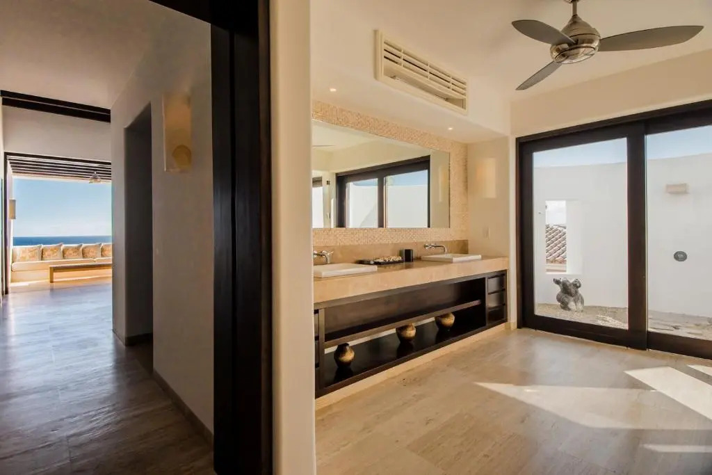 Casa Yvonne Modern Amenities Near Exclusive Golf Course Sleeps 16