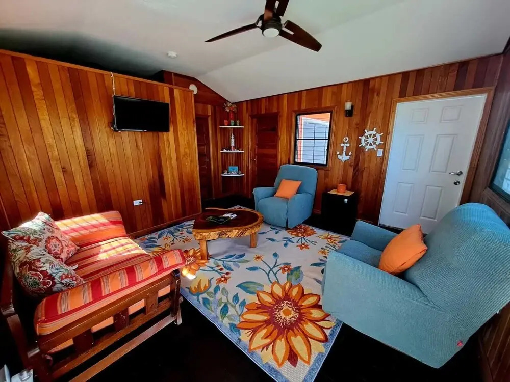 Therapy Cabins - Belize Island Experience