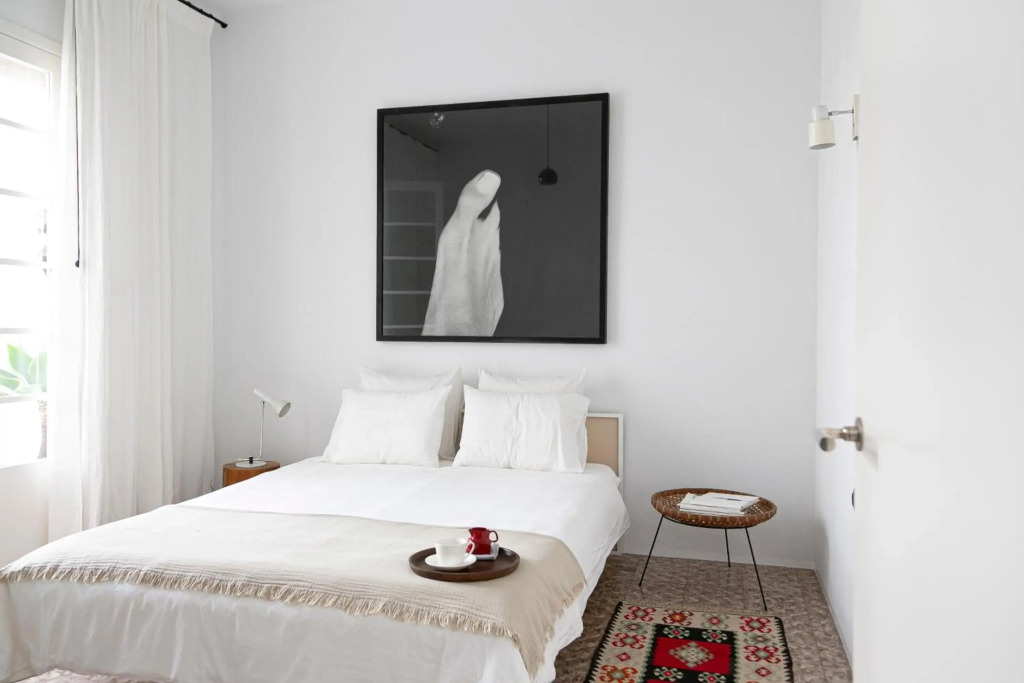 Luxury modernist design townhouse with garden