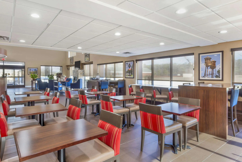 Comfort Suites Wilson - I - 95