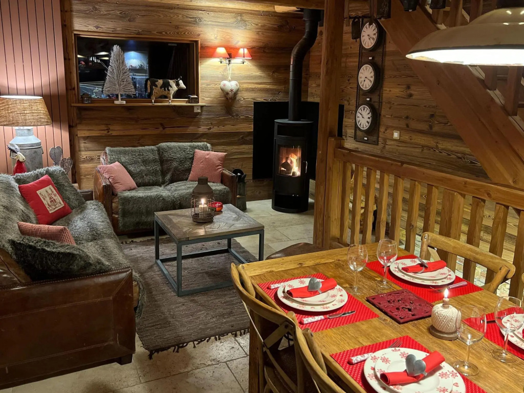 Charming 8-person chalet with fireplace near the centre of Les Deux Alpes