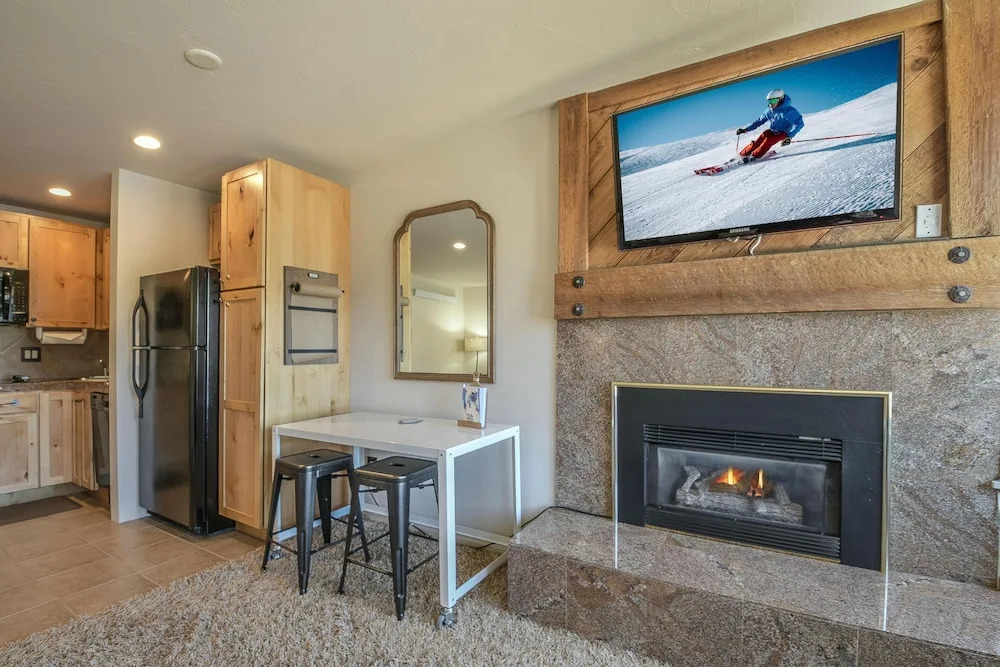 Edgewater 1436