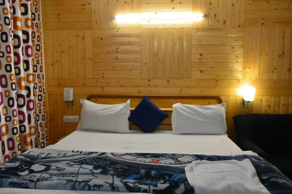 Hotel Neelgiri - Manali Diaries