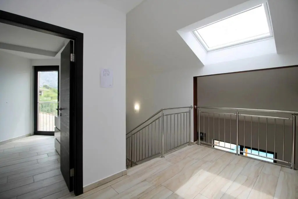 Villa Oslo - luxury place with sea views & heated pool, 300m far from sandy beach